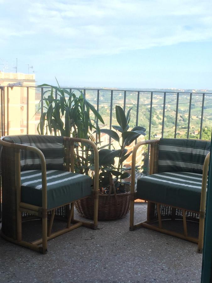 Ferienwohnung Casa Di Bianca Attico Panoramico A Chieti Centro Exterior foto
